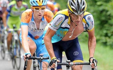 Kisah Hidup Lance Armstrong, From Hero to Zero