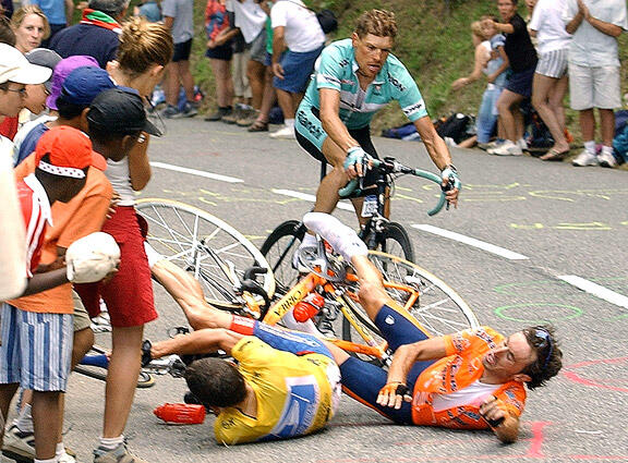 Kisah Hidup Lance Armstrong, From Hero to Zero
