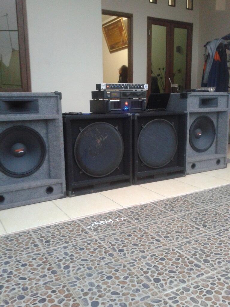 sewa sound sistem,alat band 1 set dan organ tunggal,murah gann buktiin sendiri...