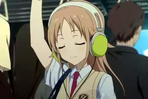Headphone apa saja yang digunakan para karakter anime?