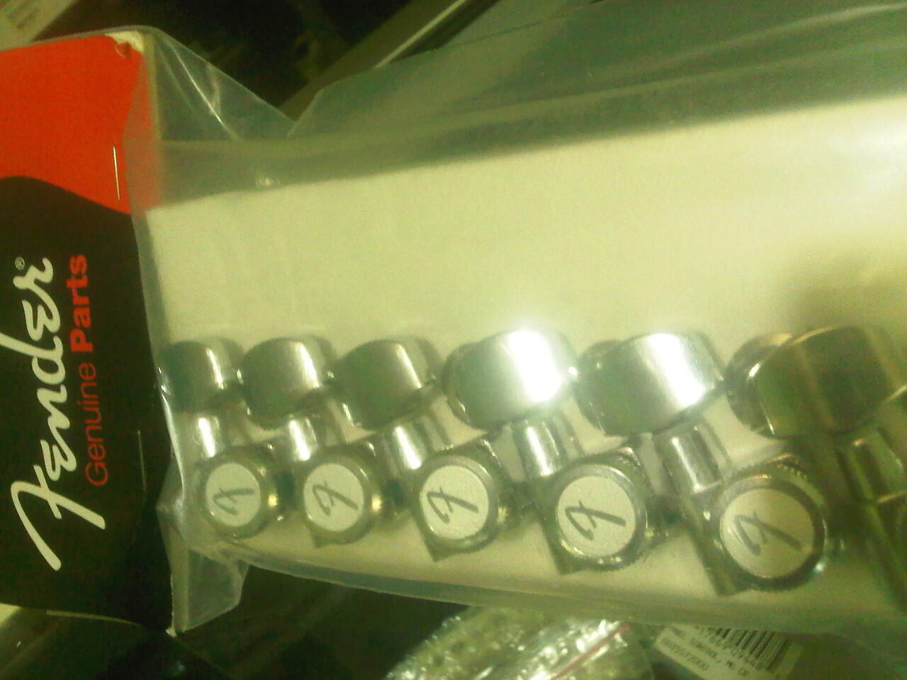 Fender locking tuners machine heads
