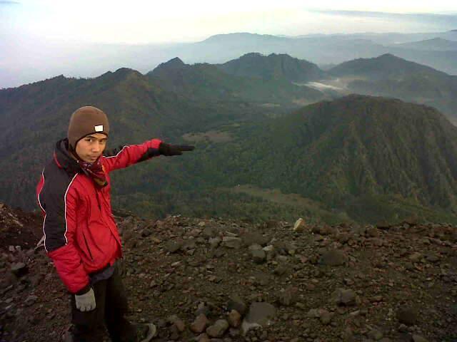 pendakian gunung tertinggi di pulau jawa