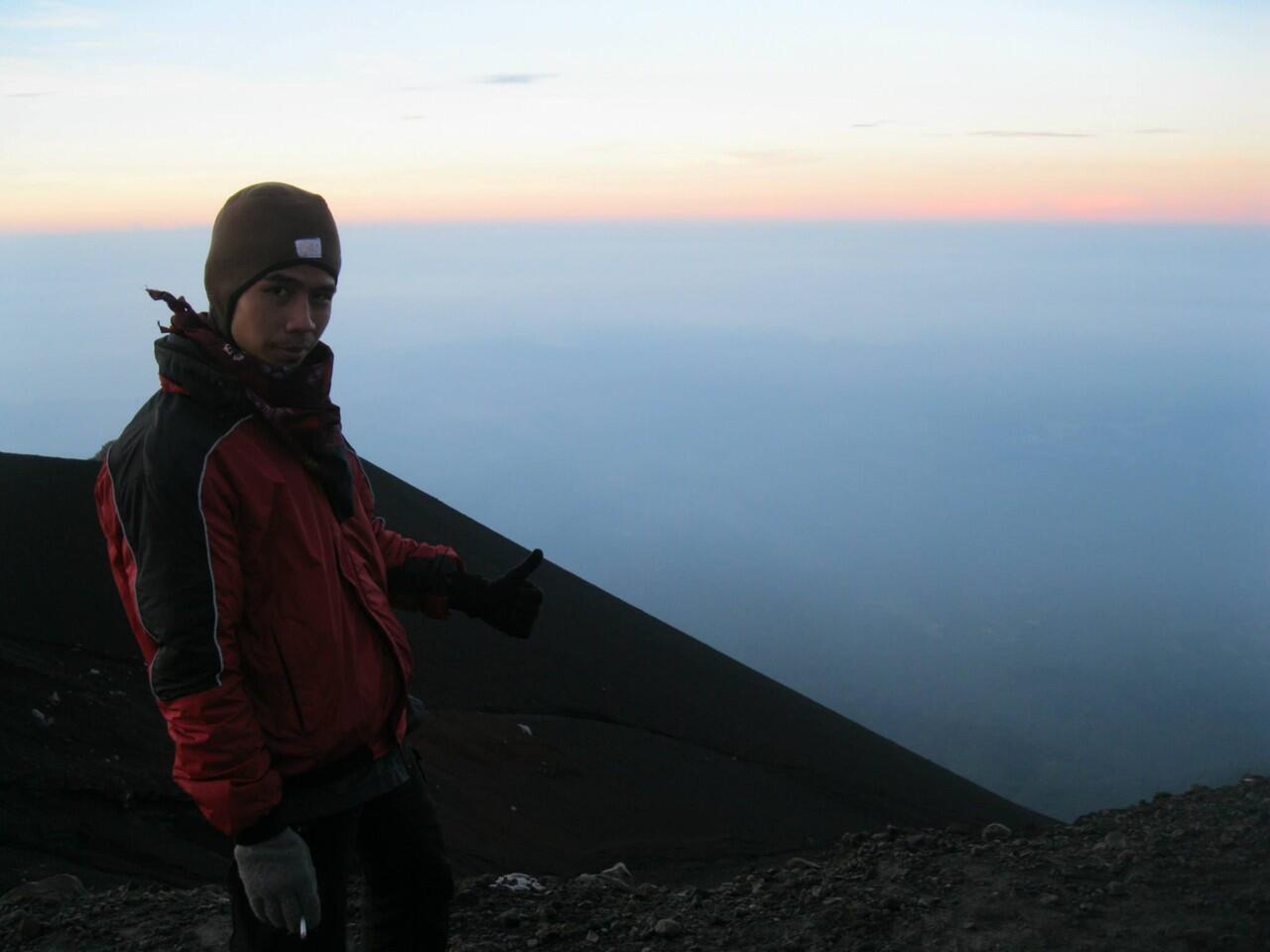 pendakian gunung tertinggi di pulau jawa