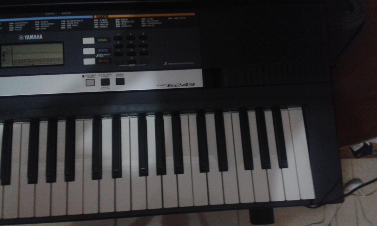 Keyboard yamaha PSR E-243 Bandung