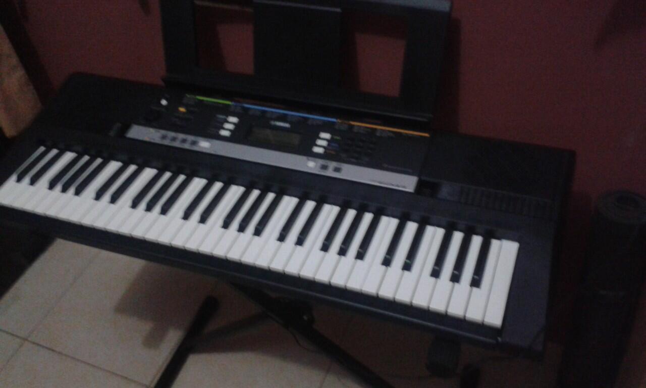 Keyboard yamaha PSR E-243 Bandung