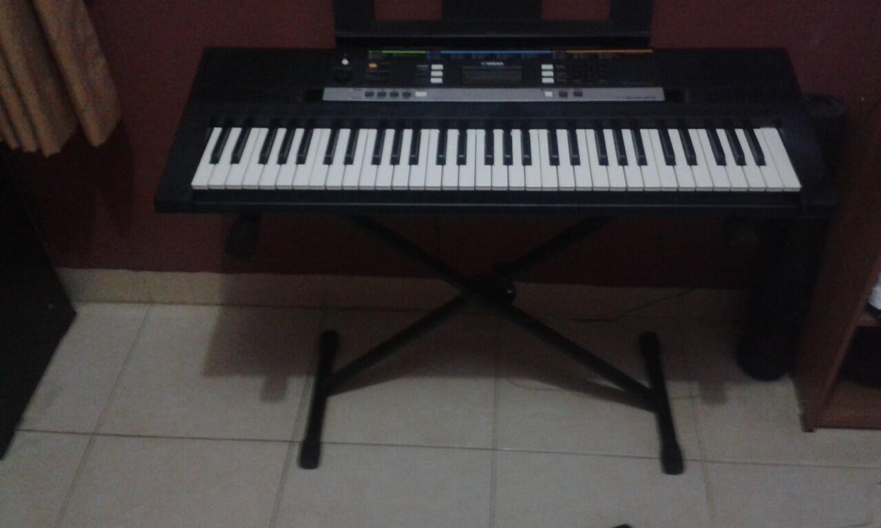 Keyboard yamaha PSR E-243 Bandung