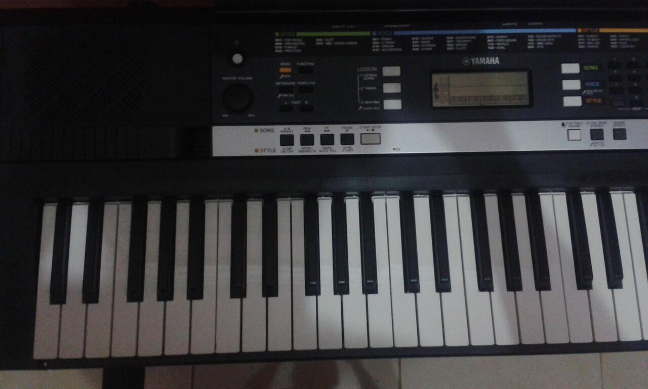 Keyboard yamaha PSR E-243 Bandung