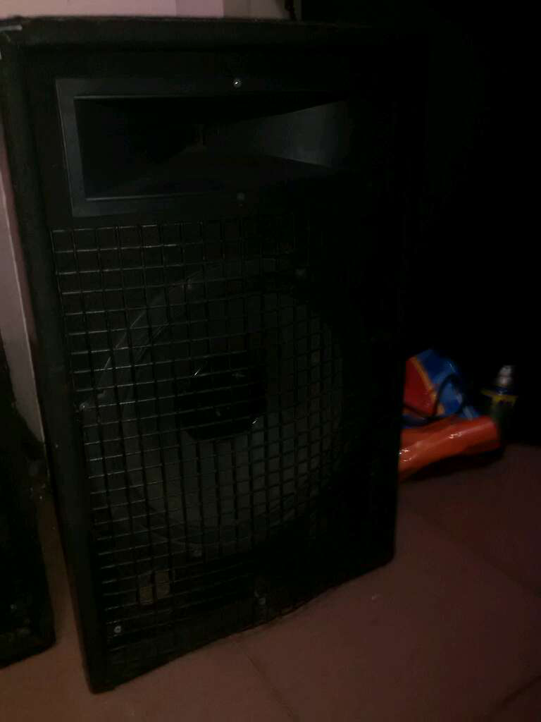 speaker 2 way 15"
