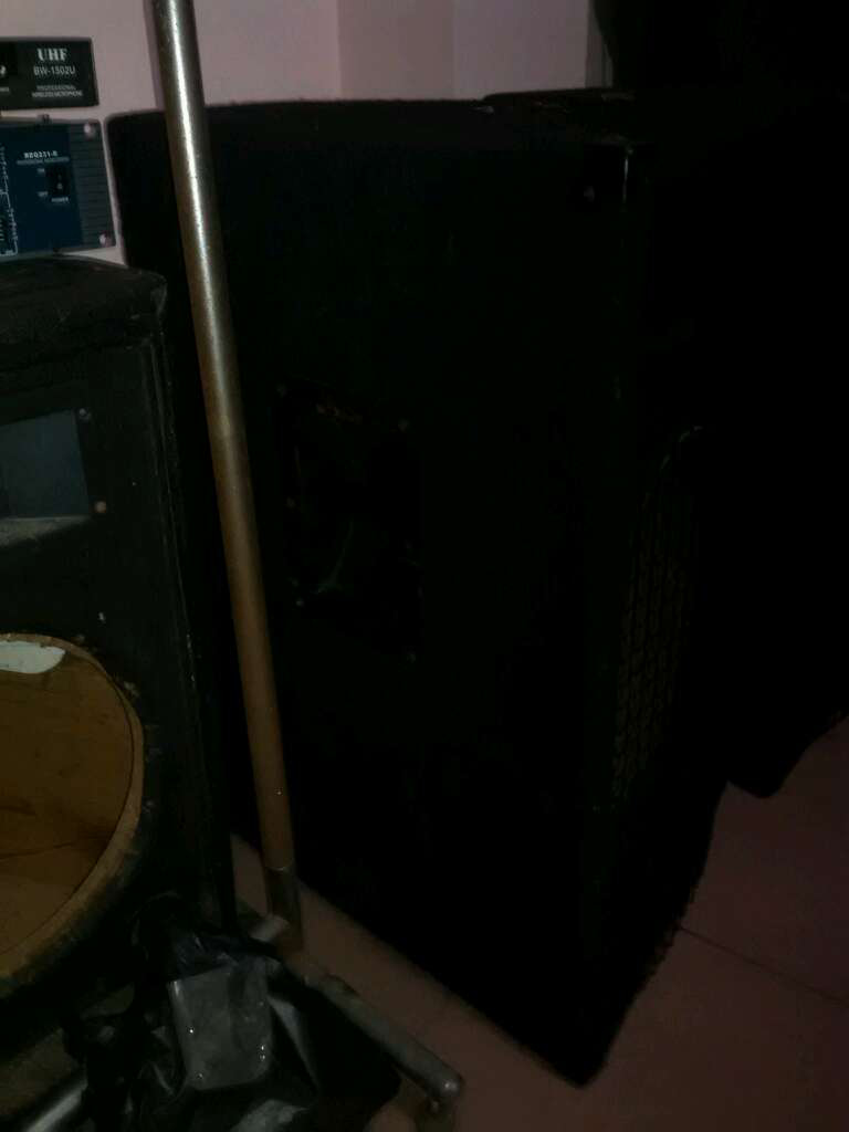 speaker 2 way 15"