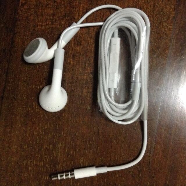 Apple iPhone~iPad~Blackberry~Samsung 100% Original Accessories Charger/Headset/Kabel