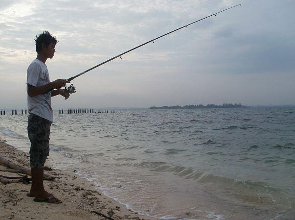 Memancing di Pulau Panjang, Jepara Jawa Tengah