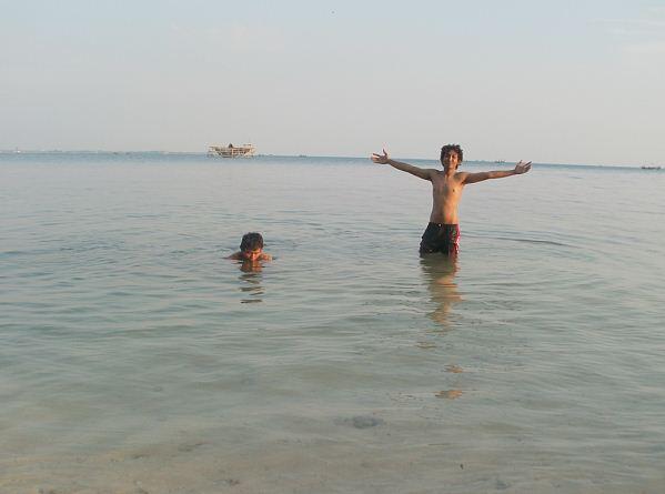 Memancing di Pulau Panjang, Jepara Jawa Tengah