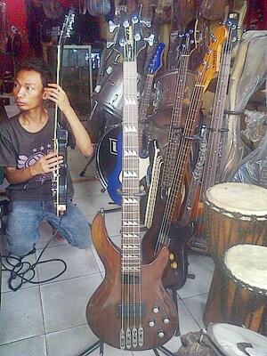 DHETONMUSIC SALE..BASS DAN GITAR SHREDDER ORI INDO LIMITED EDITION