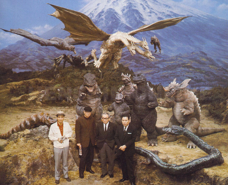 Apa Yang Dilakukan Godzilla Ketika Sedang 'Tidak Menghancurkan Gedung???