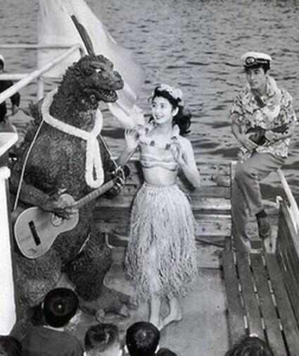 Apa Yang Dilakukan Godzilla Ketika Sedang 'Tidak Menghancurkan Gedung???