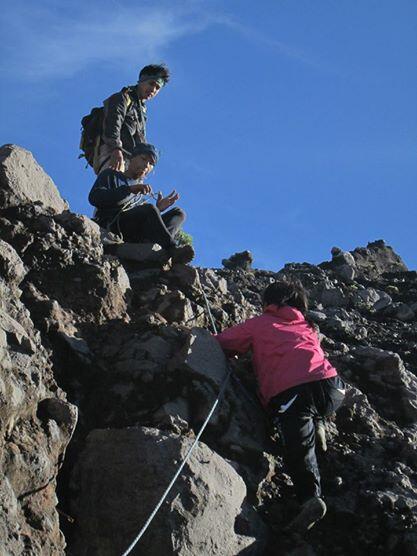 JIKA TERSESAT DI GUNUNG, KAMU HARUS APA?