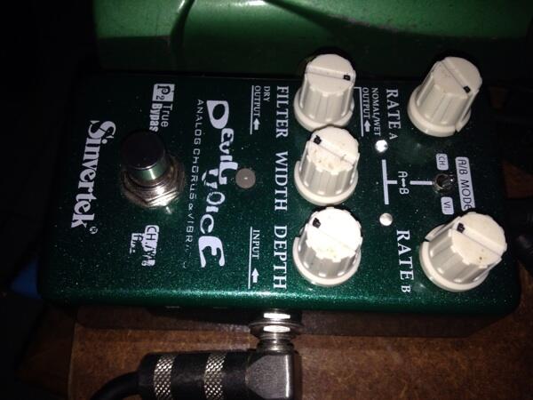 --->>>Jual Sinvertek Devil Voice Chorus & Vibe Pedal Efek Gitar<<<---