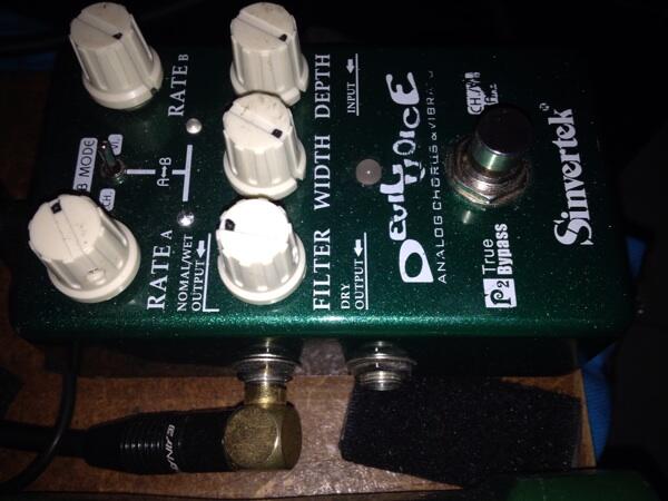 --->>>Jual Sinvertek Devil Voice Chorus & Vibe Pedal Efek Gitar<<<---