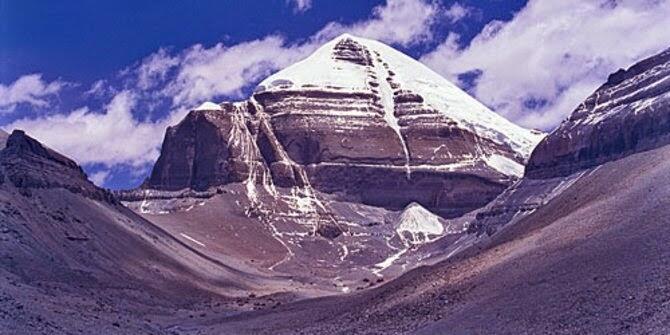 5 Gunung Paling Keramat Di Dunia