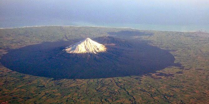 5 Gunung Paling Keramat Di Dunia