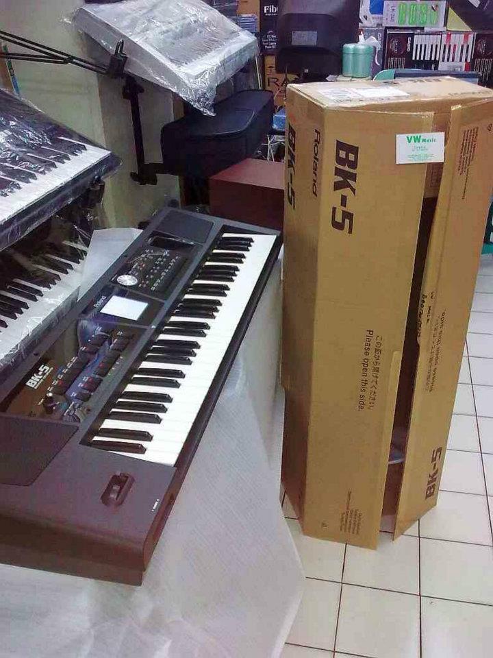VW music...Jual berbagai macam keyboard OT Roland