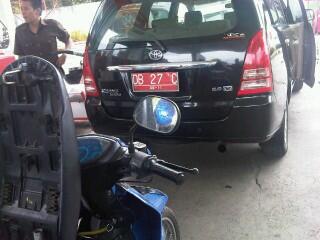 Mobil Plat Merah Ketahuan Isi BBM bersubsidi