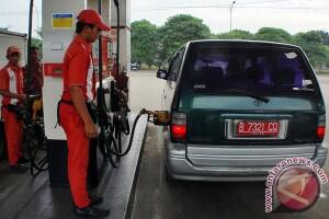 Mobil Plat Merah Ketahuan Isi BBM bersubsidi