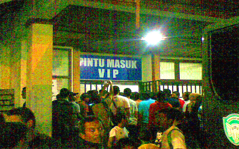 &#91;PIC&#93; Perjuangan ane Nonton Bola, Punya tiket tapi rasa gratis. :ngakaks