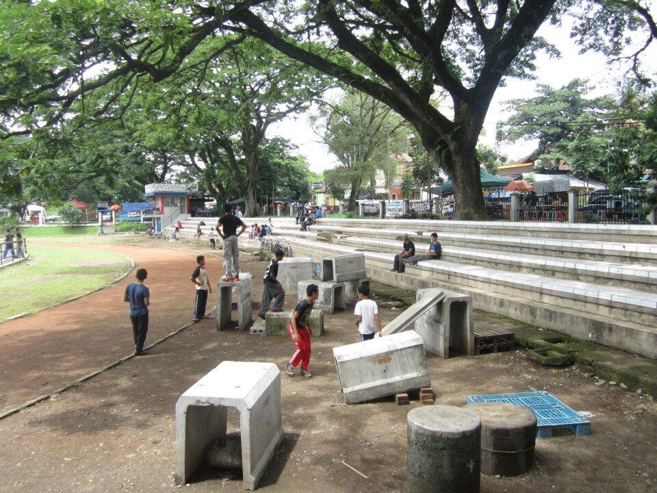 Mengenal lebih dalam Komunitas Parkour Bandung