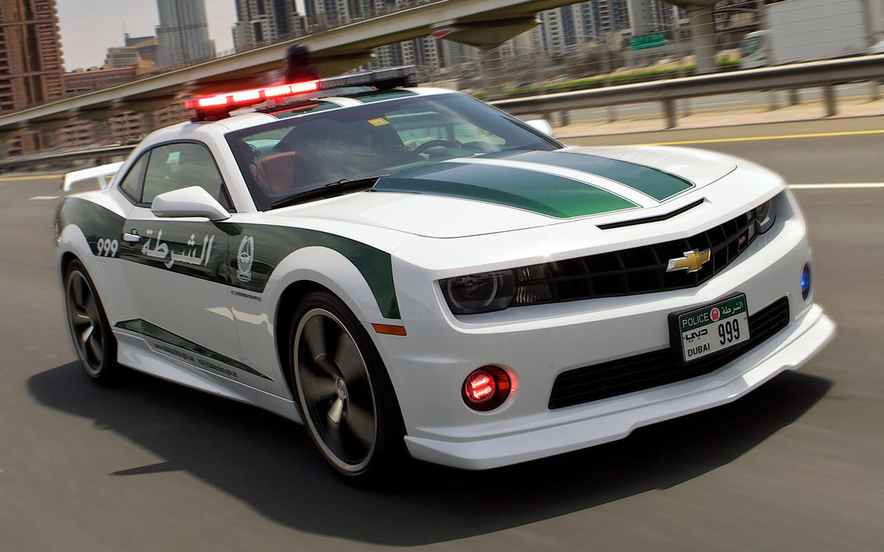 Inilah Mobil Sports Yang Dipakai Polisi Dubai Untuk Patroli