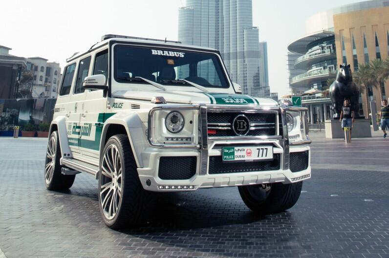 Inilah Mobil Sports Yang Dipakai Polisi Dubai Untuk Patroli