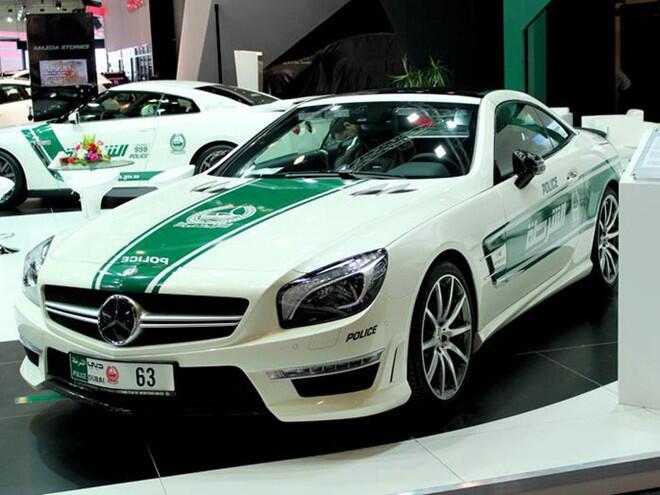 Inilah Mobil Sports Yang Dipakai Polisi Dubai Untuk Patroli
