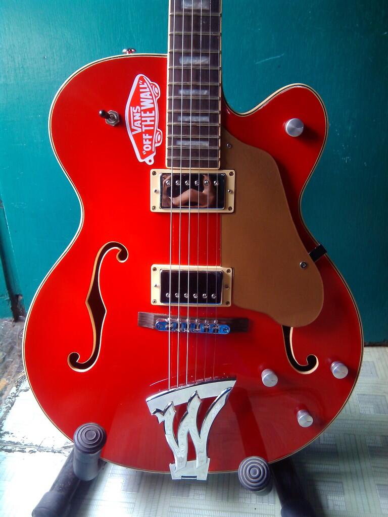 Gitar Elektrik Langka Gretsch Merah Bandung