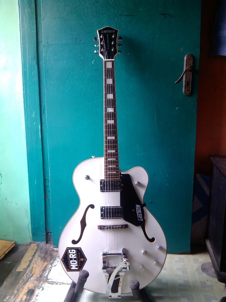Gitar Elektrik Langka Gretsch Merah Bandung