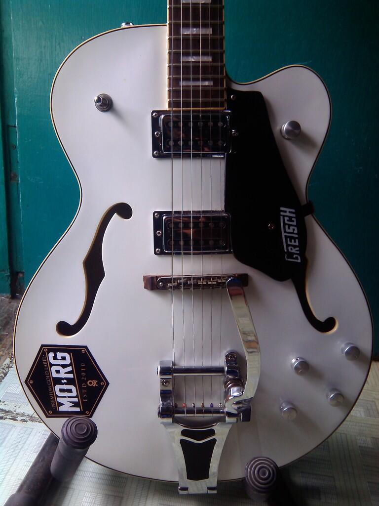 Gitar Elektrik Langka Gretsch Merah Bandung