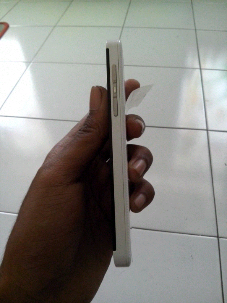 Blackberry Z10 white Ori TAM garansi masih lumayan panjang Semarang