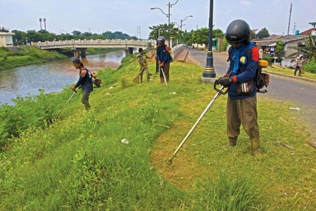Sisi Lain Kanal Banjir Timur