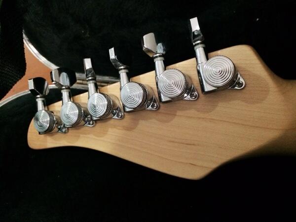 Clearance! Bugera V22, Tom anderson replica, tweed hardcase