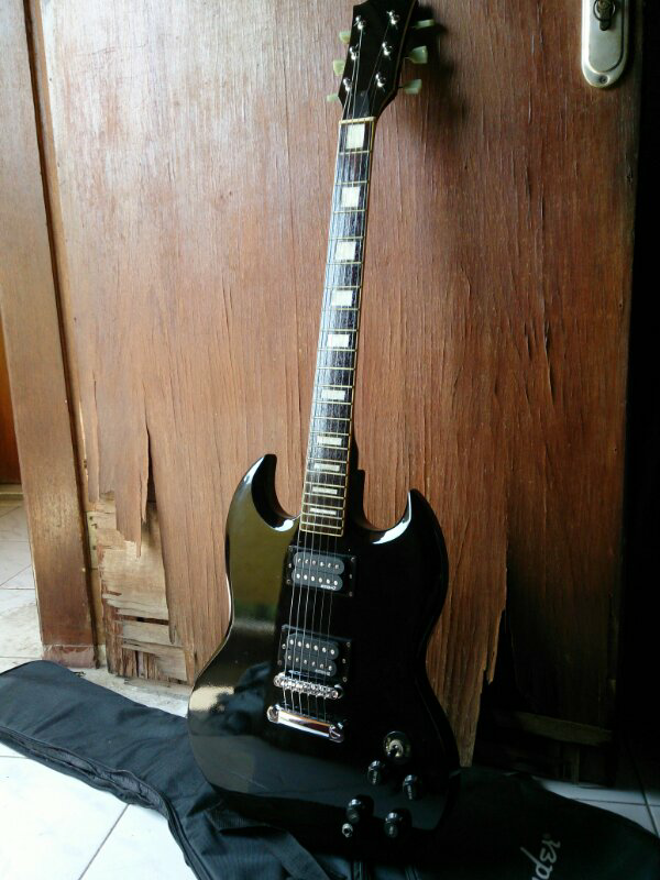 Custom Gitar - Gibson SG ( EMG passive SA1+TB1 )