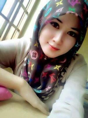 Cewek Malaysia cantik berkerudung