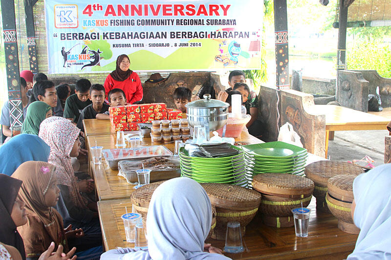 &#91;FR&#93; 4th Anniversary KFC Reg. Surabaya Bersama Panti Asuhan Hidayatul Umma &#91;FR&#93;