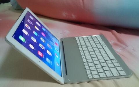 iPad Air Wifi + Cell 32 GB Silver Mulus WIth Keyboard