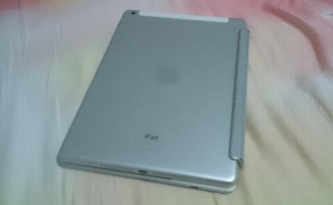 iPad Air Wifi + Cell 32 GB Silver Mulus WIth Keyboard
