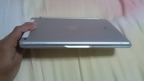 iPad Air Wifi + Cell 32 GB Silver Mulus WIth Keyboard