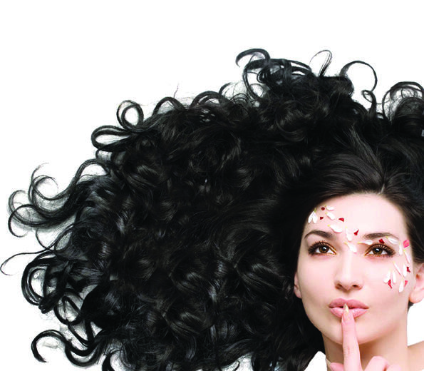 Agar Rambut Ikal dan Keriting Tidak Kering