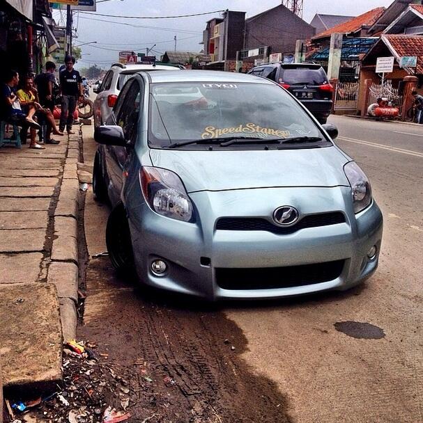 Jual Toyota Yaris 2007 type E MT modif stance