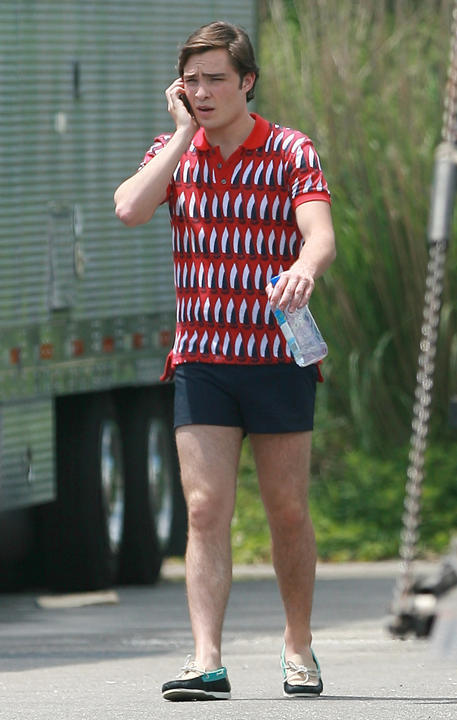 Bahkan para pria pun ikutan pake HOT PANTS gan 