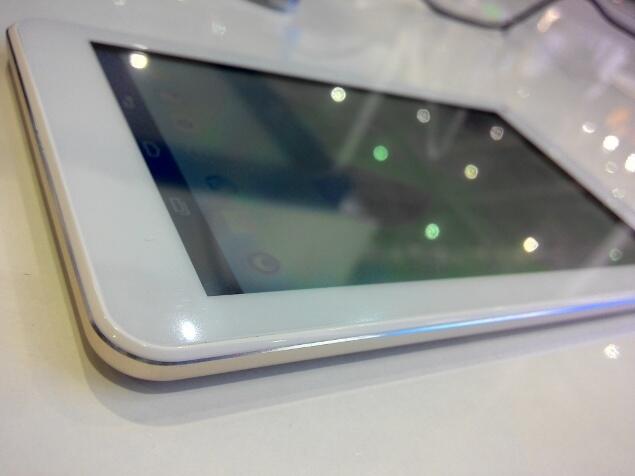 &#91; MINAT GAN ? &#93; Tablet Kit Kat Berkualitas , Ber-Prosesor Intel Harga Rp 1 Juta 