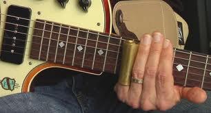 Macam-Macam Aksesoris Gitar Dan Kegunaanya