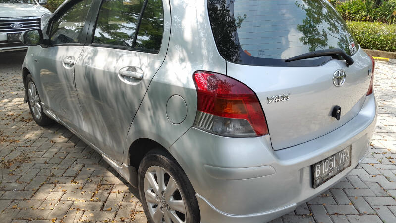 Toyota yaris tipe E Silver 2009 Pajak Panjang